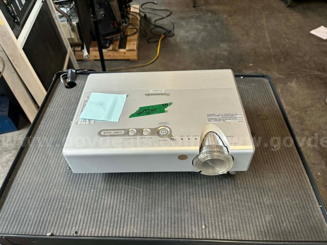 Panasonic PT-LB60U LCD Projector