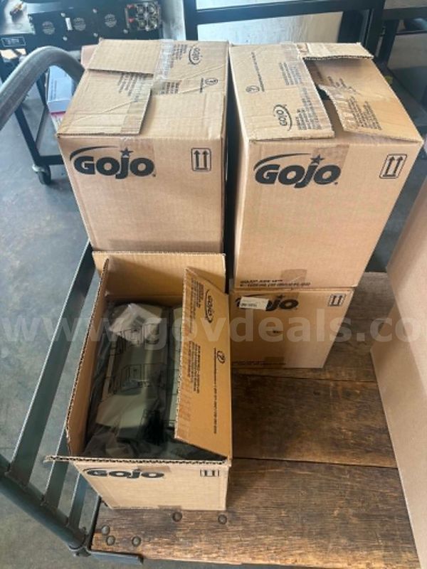 5x Boxes of GOJO ADX-12 1250 mL Wall-Mount Dispensers