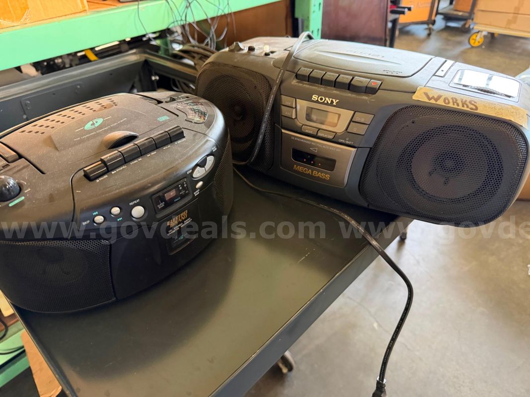 Lot of 2X Portable Boomboxes / CD Cassette AM/FM Radios (Sony Mega Bass & Electro Brand)
