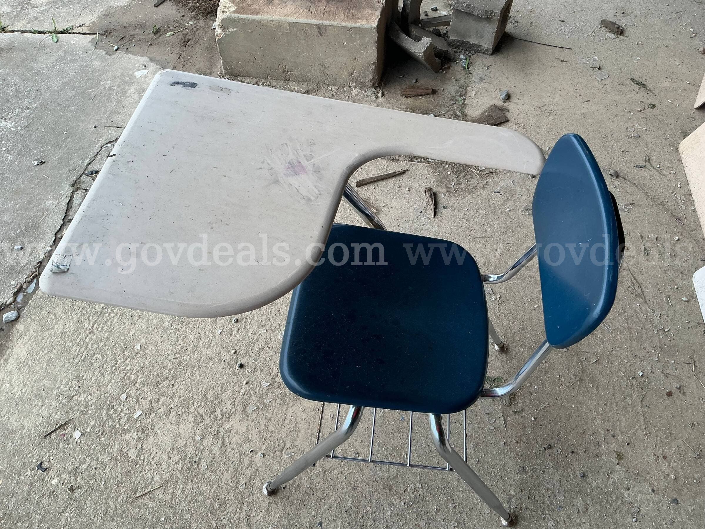 Student Desks Approximately 80