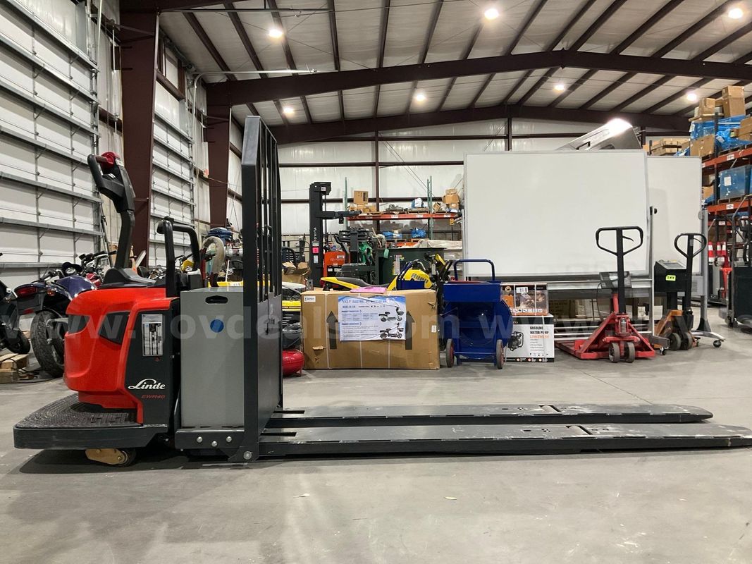 2025 Linde Stand On Pallet Jack Model Ewr40 8' Forks