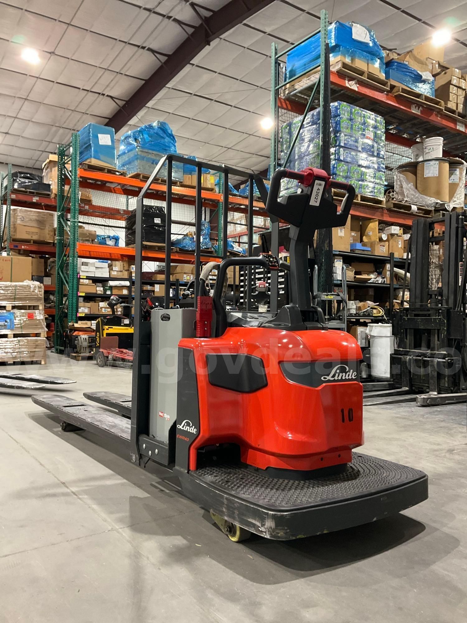 2024 Linde Stand On Pallet Jack Model Ewr40 8' Forks