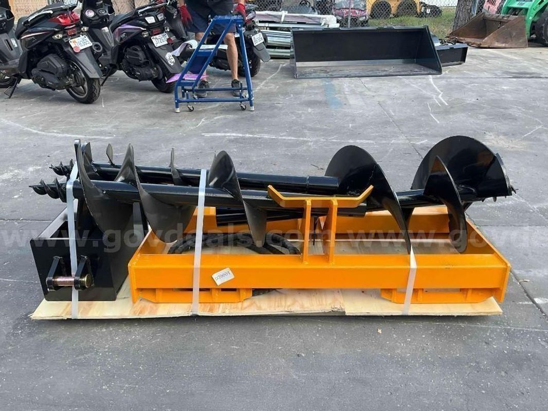 UNUSED AUGER ATTACHMENT FOR SKID STEER, BITS APPROX 8in / 12in & 16in