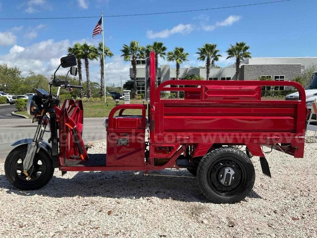 Unused 2026 High-End Electric 3 Wheeled Tricycle (Assembly Required)