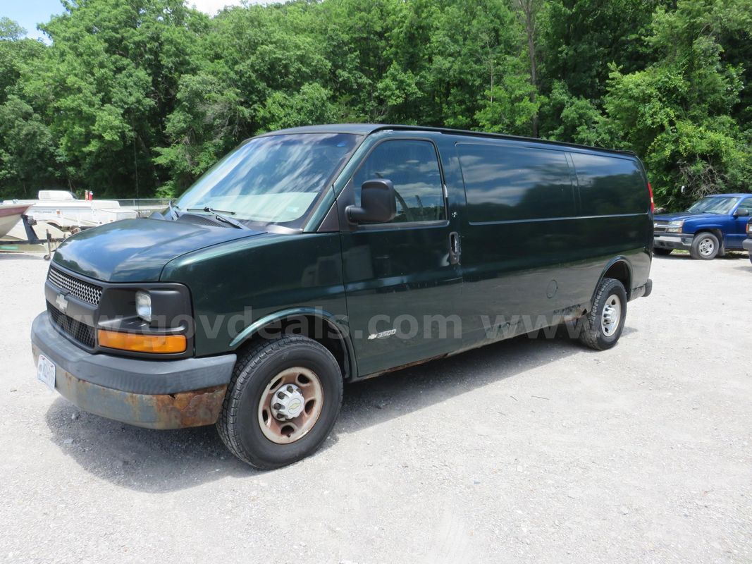 2005 Chevrolet Express EXTENDED CARGO VAN, 4.8L V8 OHV 16V.