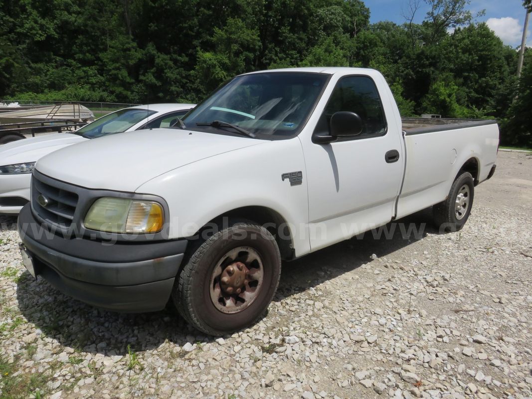 2002 Ford F-150 REGULAR CAB PICKUP 2-DR, 5.4L V8 SOHC 16V.