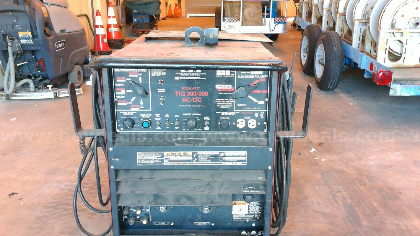 Lincoln Idealarc Tig 300
