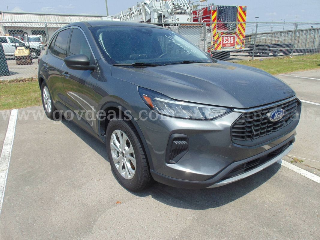 2023 Ford Escape Hybrid SUV - Light Lot
