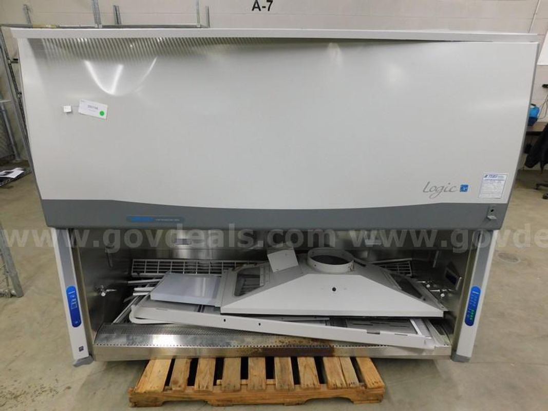 Fume Hood - B8