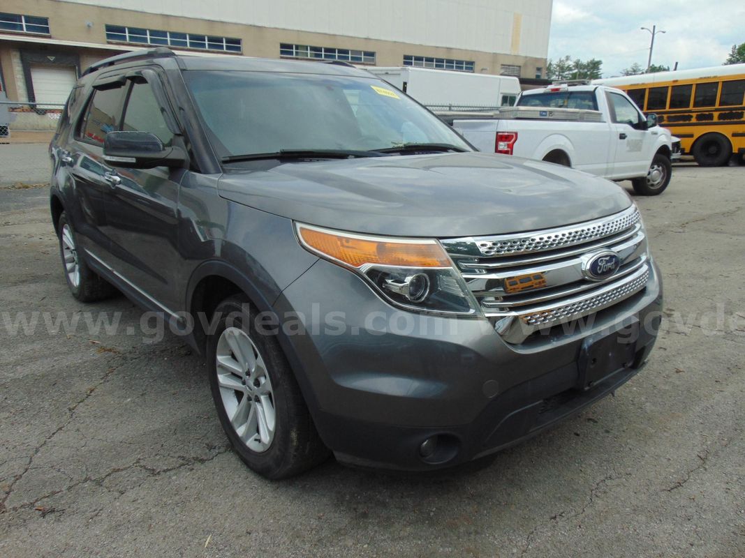 2014 Ford Explorer 4 WD SUV - Surplus Lot