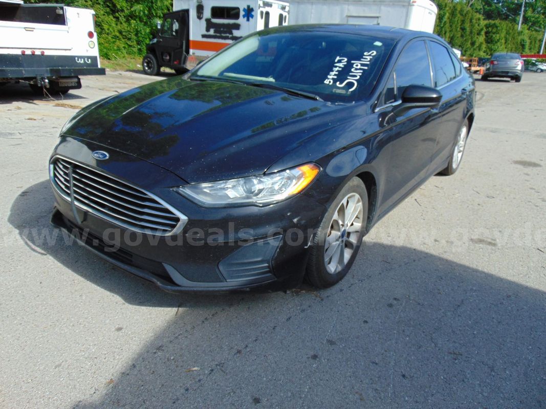 2020 Ford Fusion Hybrid Sedan - Surplus Lot