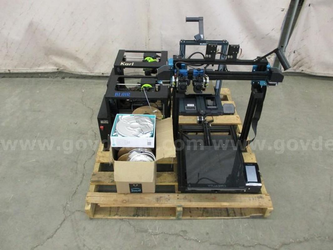 (4) 3-D Printers & Printing Filament - B2