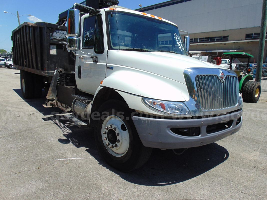 2011 International 4300 Knuckle Boom Truck - Surplus Lot