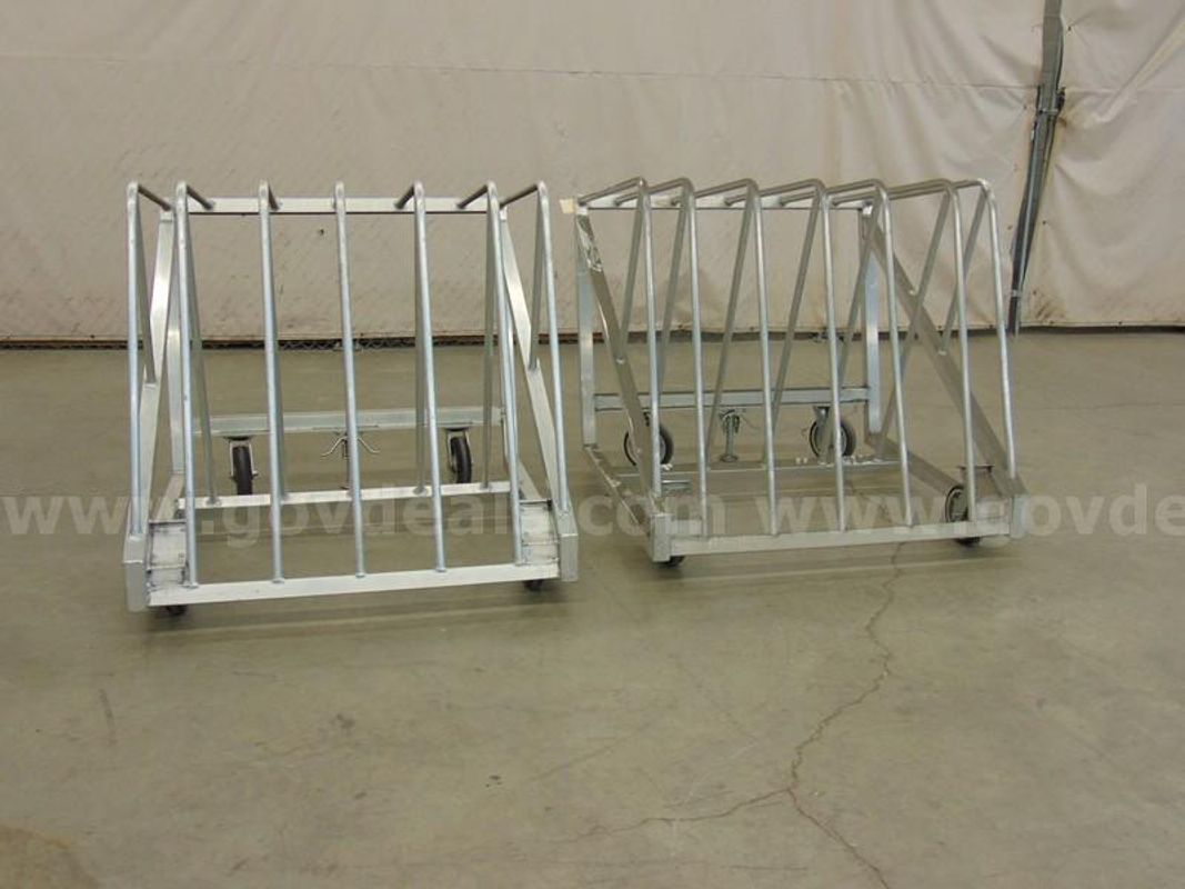 2 Table Carts - B5