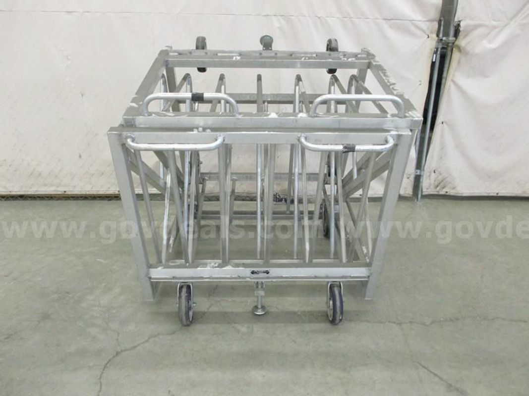 2 Table Carts - B5