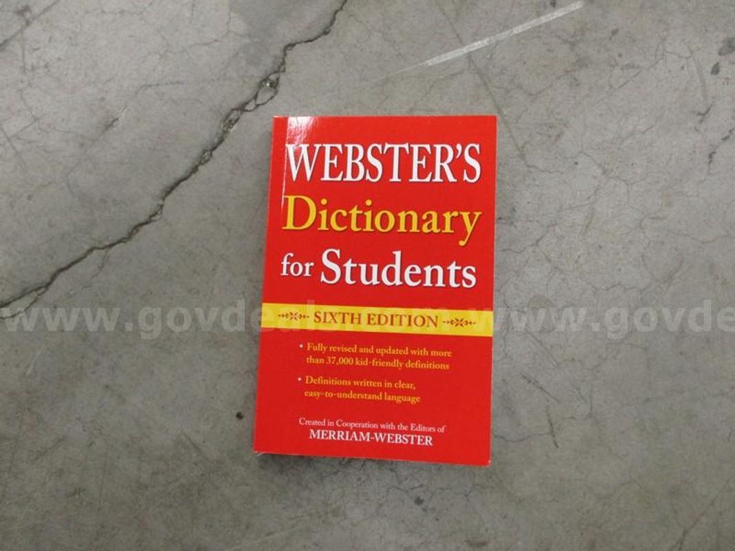 Lot of Dictionaries - B7