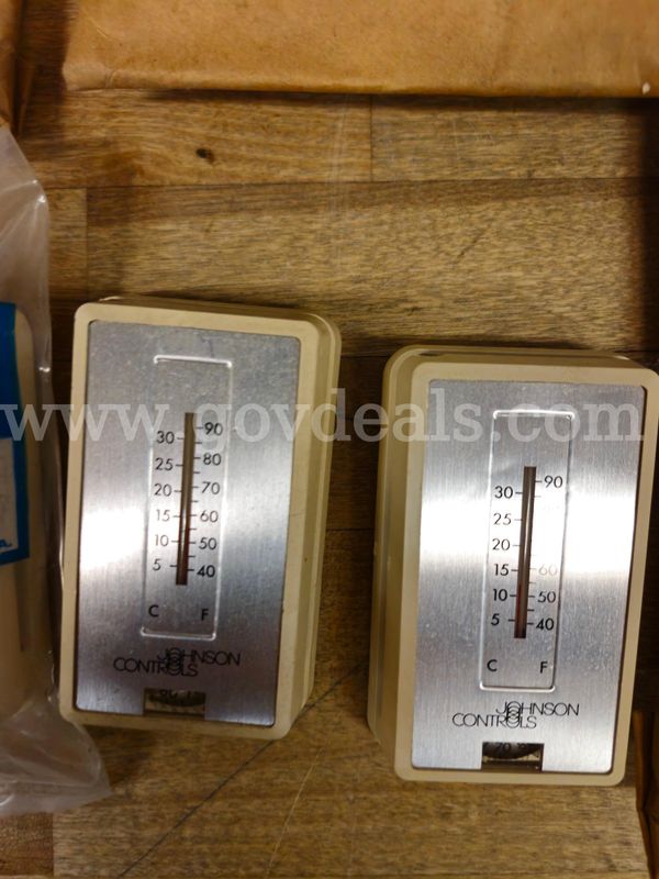 (8) Johnson Control Thermostats