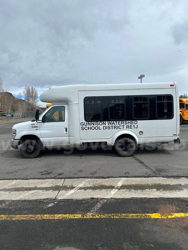 2011 Ford Handicap Lift Bus