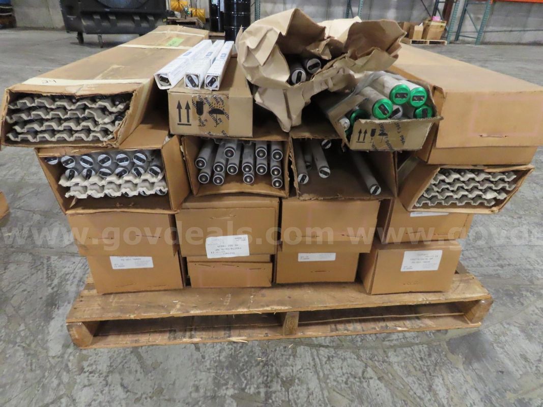 Two Pallets of fluorescent lights and light bulbs