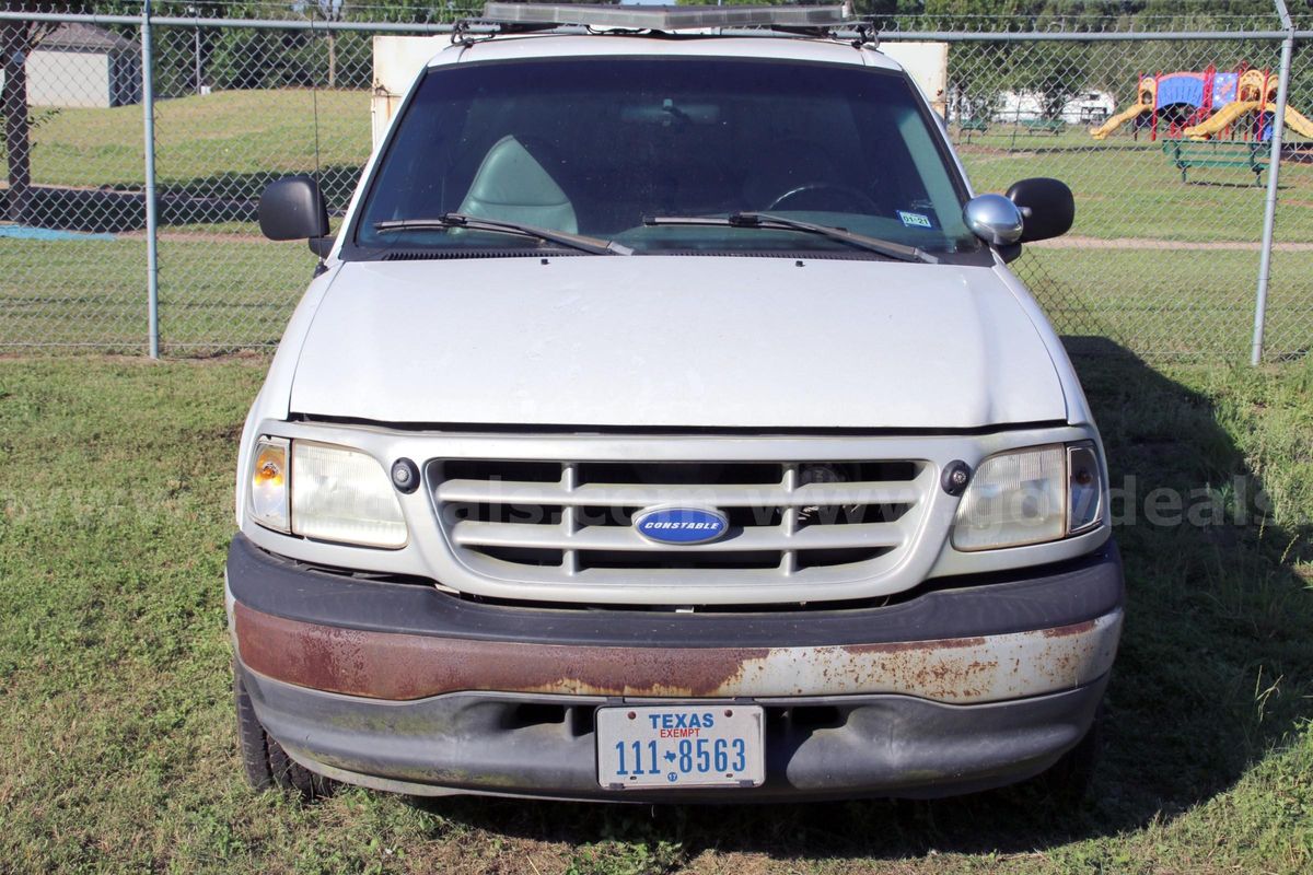 1999 Ford F-150 Regular Cab Animal Control Unit. 5.4L V8. Custom kennel body. Government fleet vehicle.