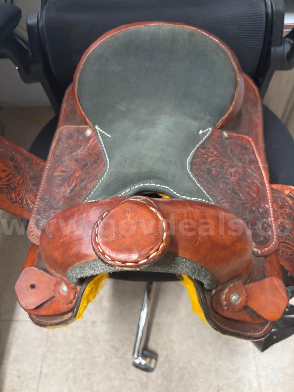 Youth Western Saddle – Tooled Leather