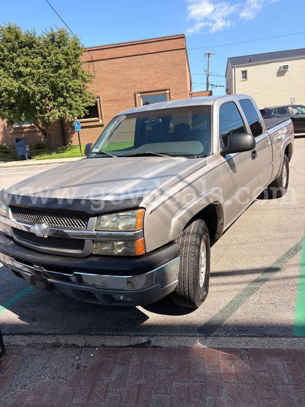 2003 Chevrolet Silverado 1500 Ext. Cab Short Bed 4WD