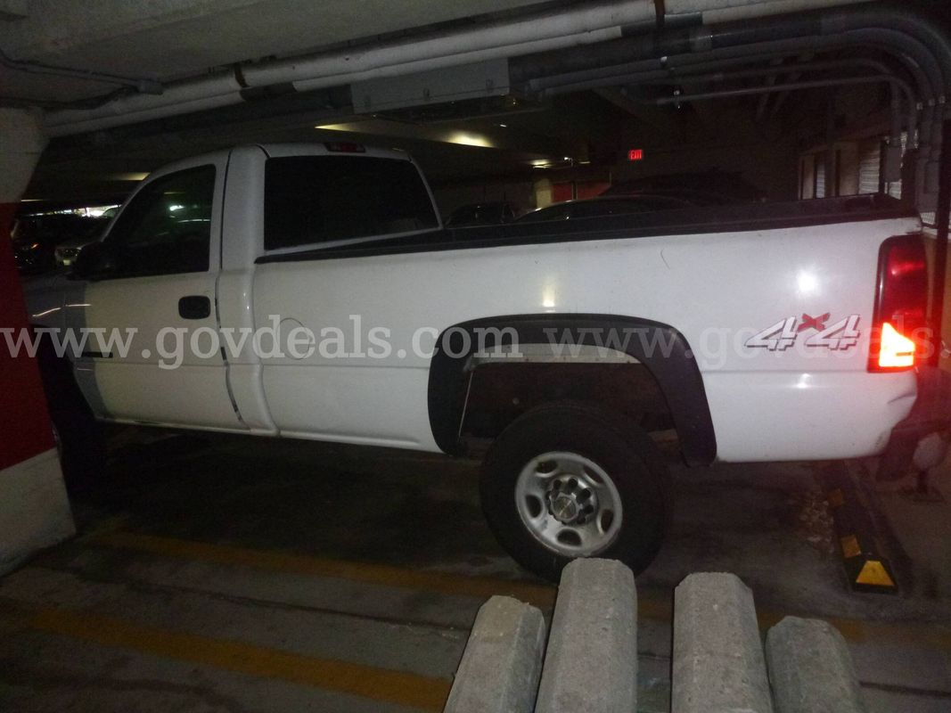 2007 Chevy Silverado 6.0 L 2500 HD 4WD
