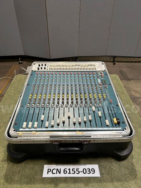 Mixing Console, MixWizard, "Allen & Heath", Wz316:2" With Case