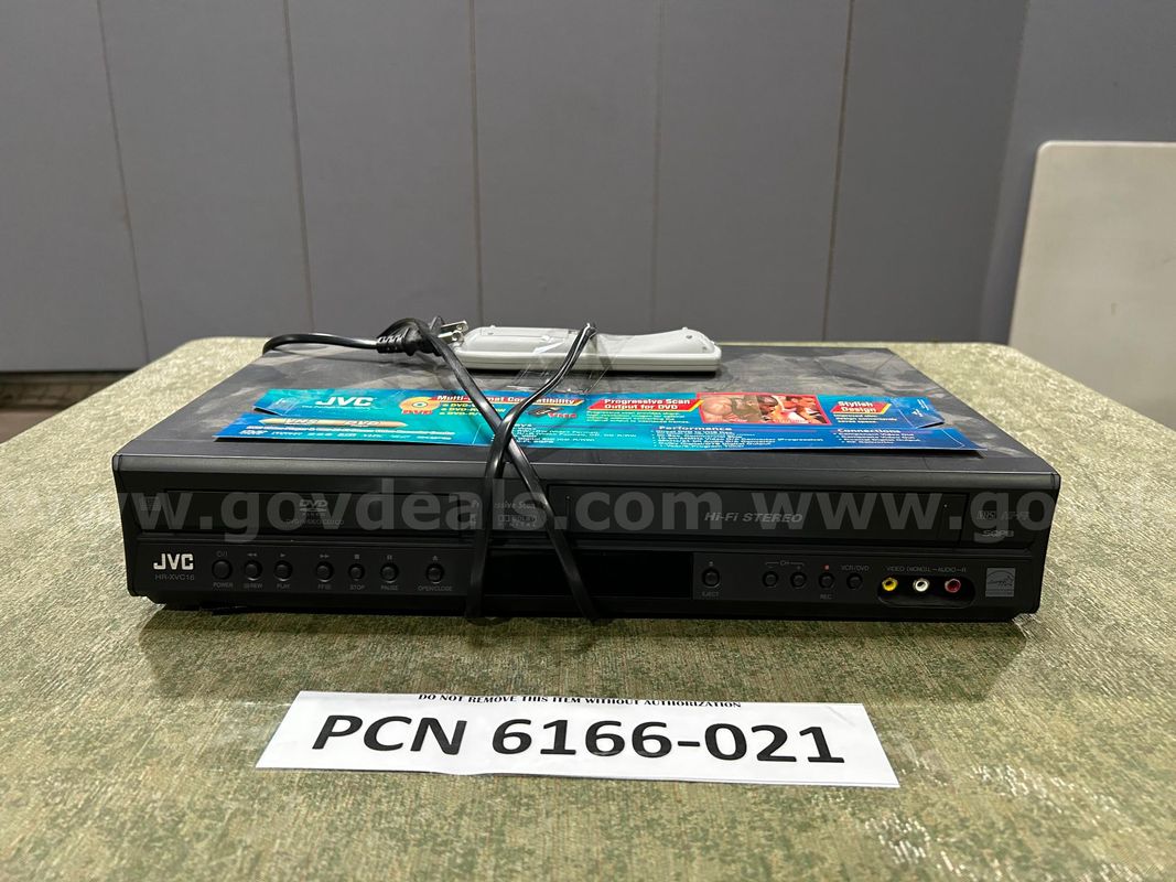 VHS/DVD Player, JVC, with Remote, AV Cords