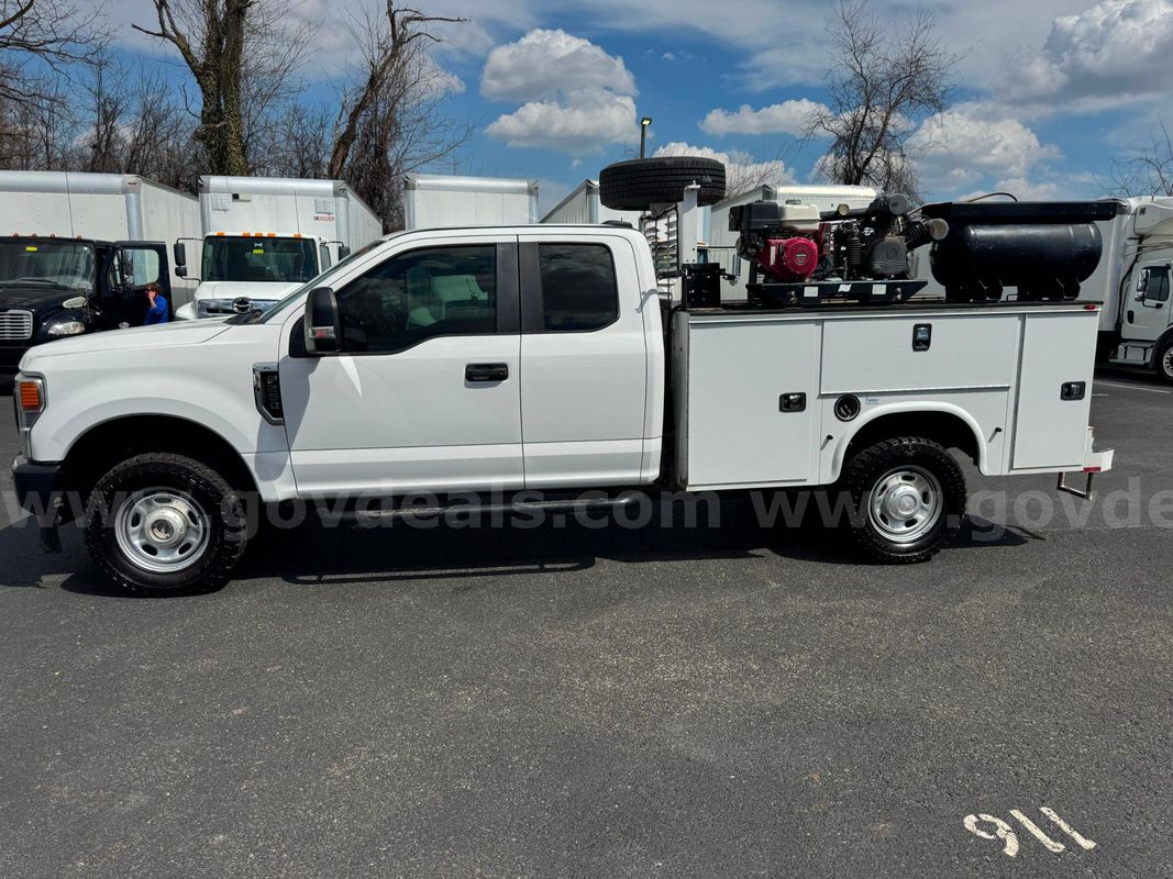 2020 Ford F250 4x4 Supercab Service Body Truck