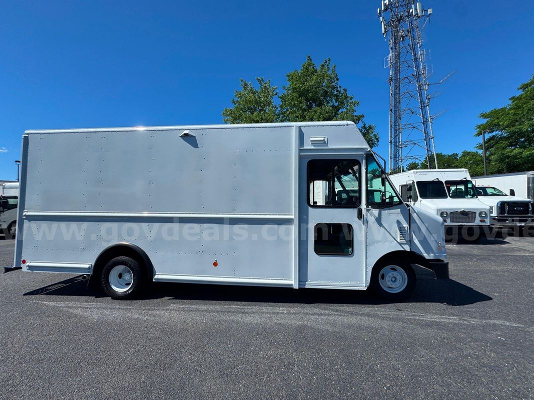 2022 Ford F59 Gas Step Van, Parcel Delivery Van