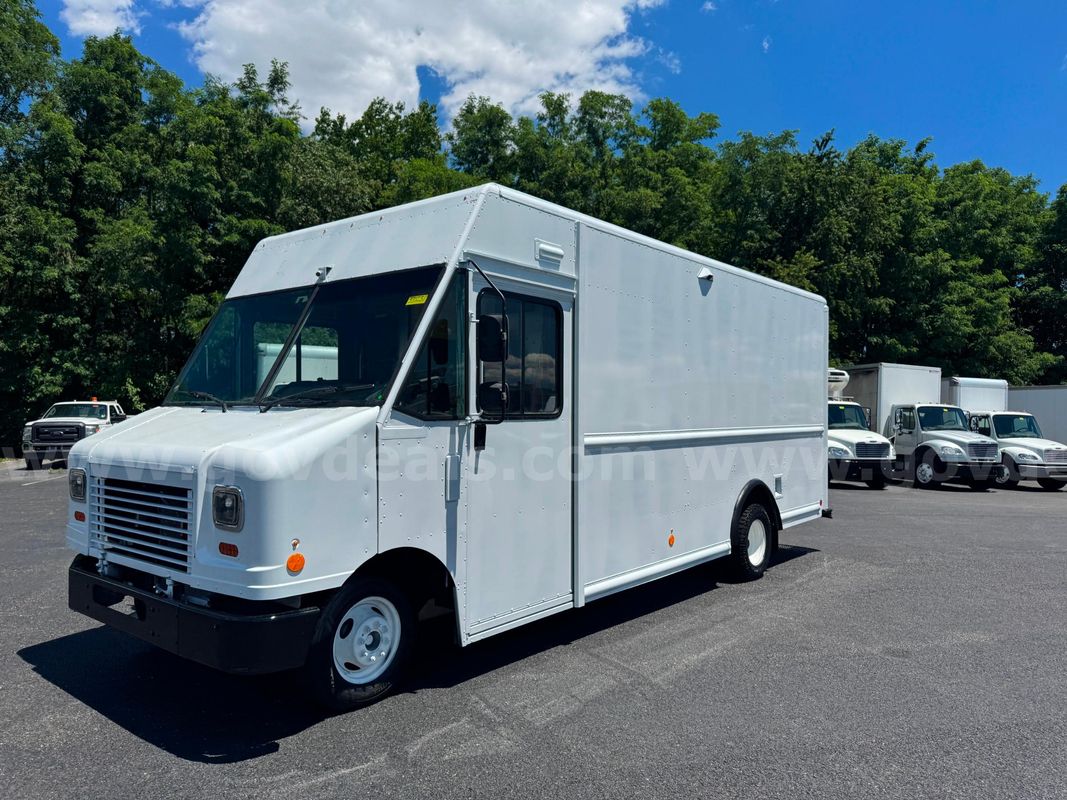 2019 Ford E450 Low Mile Stepvan/ Parcel Delivery Van