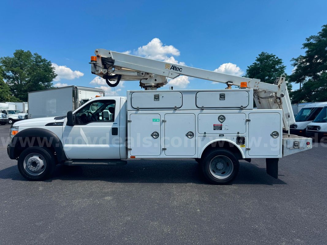 2012 Ford F450 Service Body With Aerial Bucket