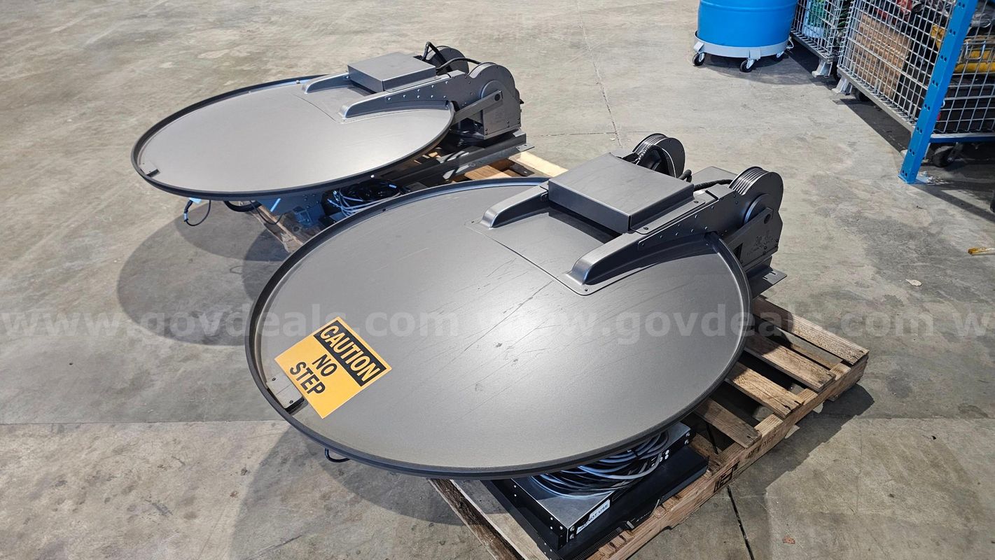 Two (2) AVL Technologies Mobile Broadband Satellite dishes 4' collapsible broadband network all components