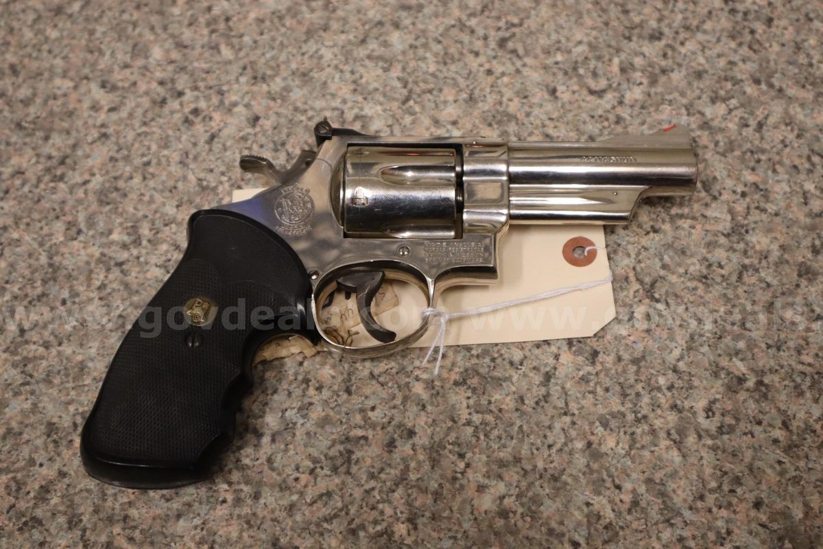 Smith and Wesson Model 29-2 44 Magnum