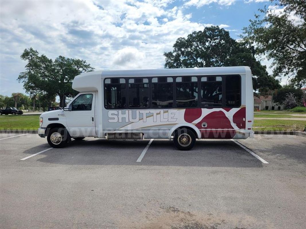 2012 Ford E-450 Econoline 15 Passenger Shuttle Bus