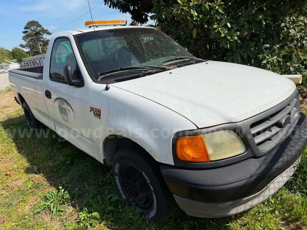 2004 Ford F-150 Heritage XL 2WD