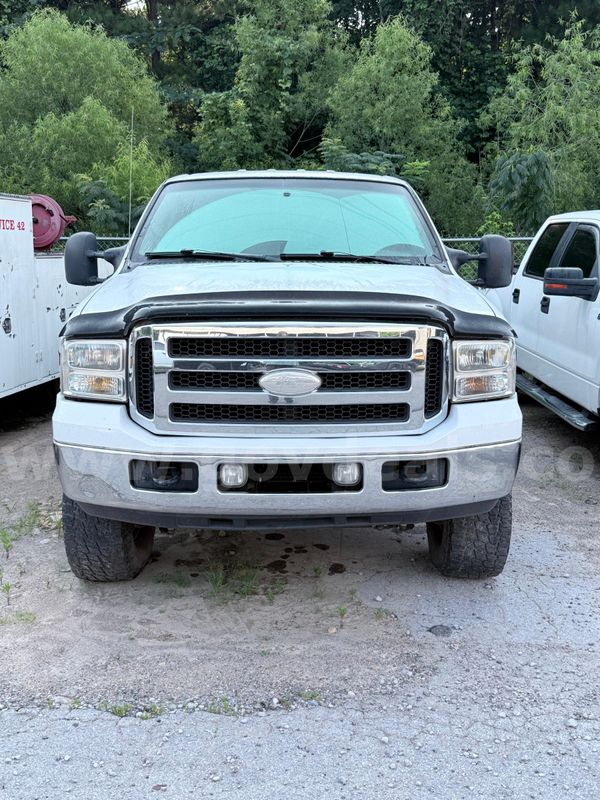 2005 Ford F-250 SD Lariat Crew Cab 4WD