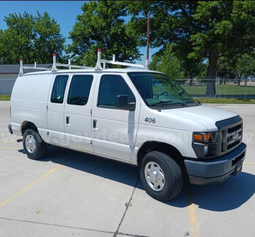 2014 Ford Econoline E350 Super Duty Cargo Van