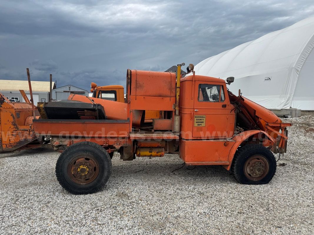 1929 Oshkosh Snogo Parts Truck