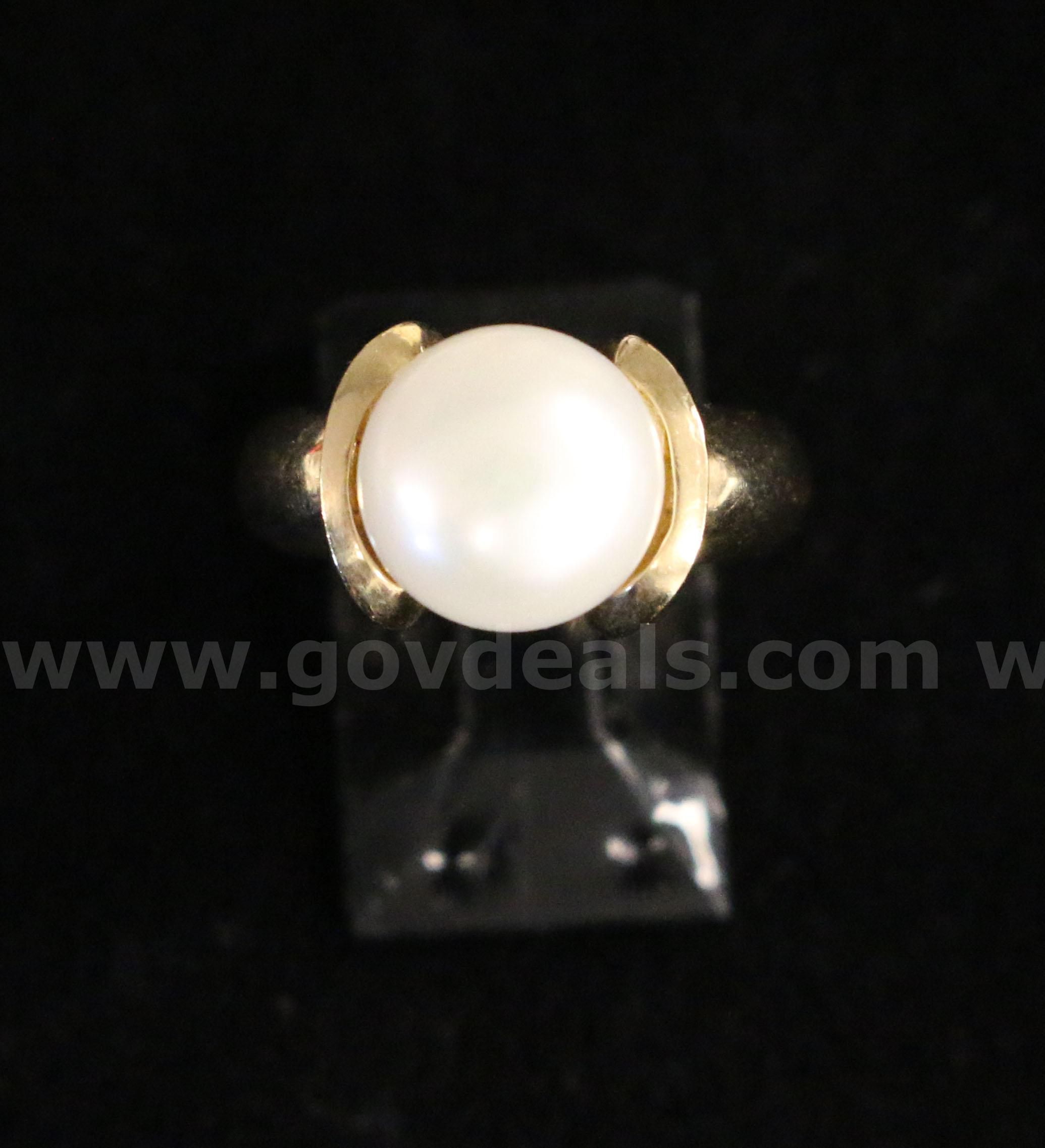 14k Yellow Gold Ring with Pearl, 6.5 Grams
