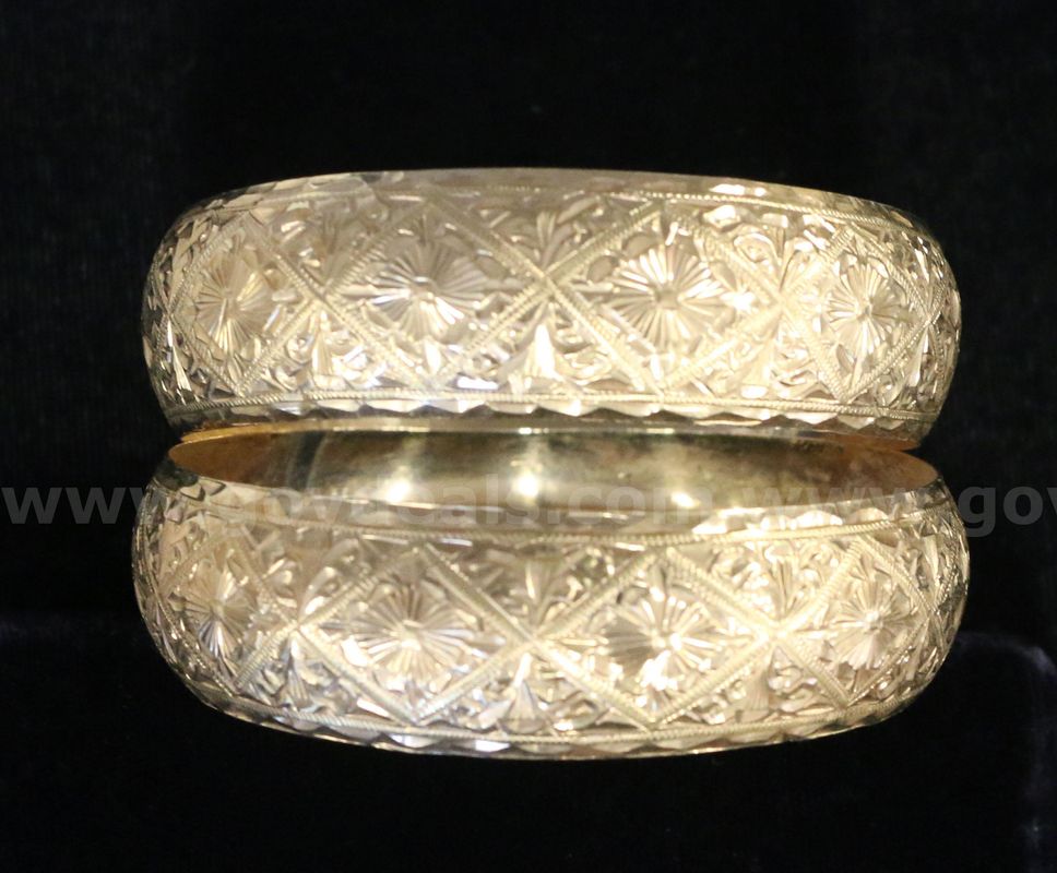 18K Yellow Gold Thick Bangle Bracelets, 44.1 Grams