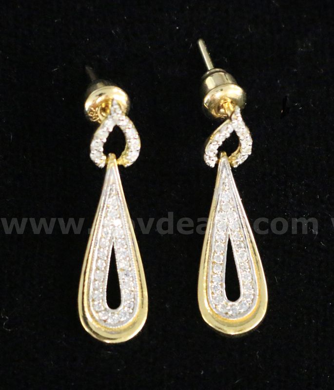 18K Yellow Gold Diamond Dangle Earrings, 2.4 Grams