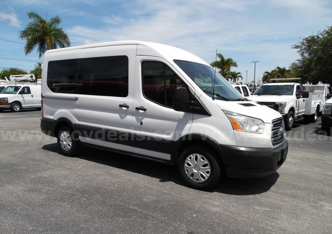 Ford Transit 150 XLT Medium Roof Passenger Van
