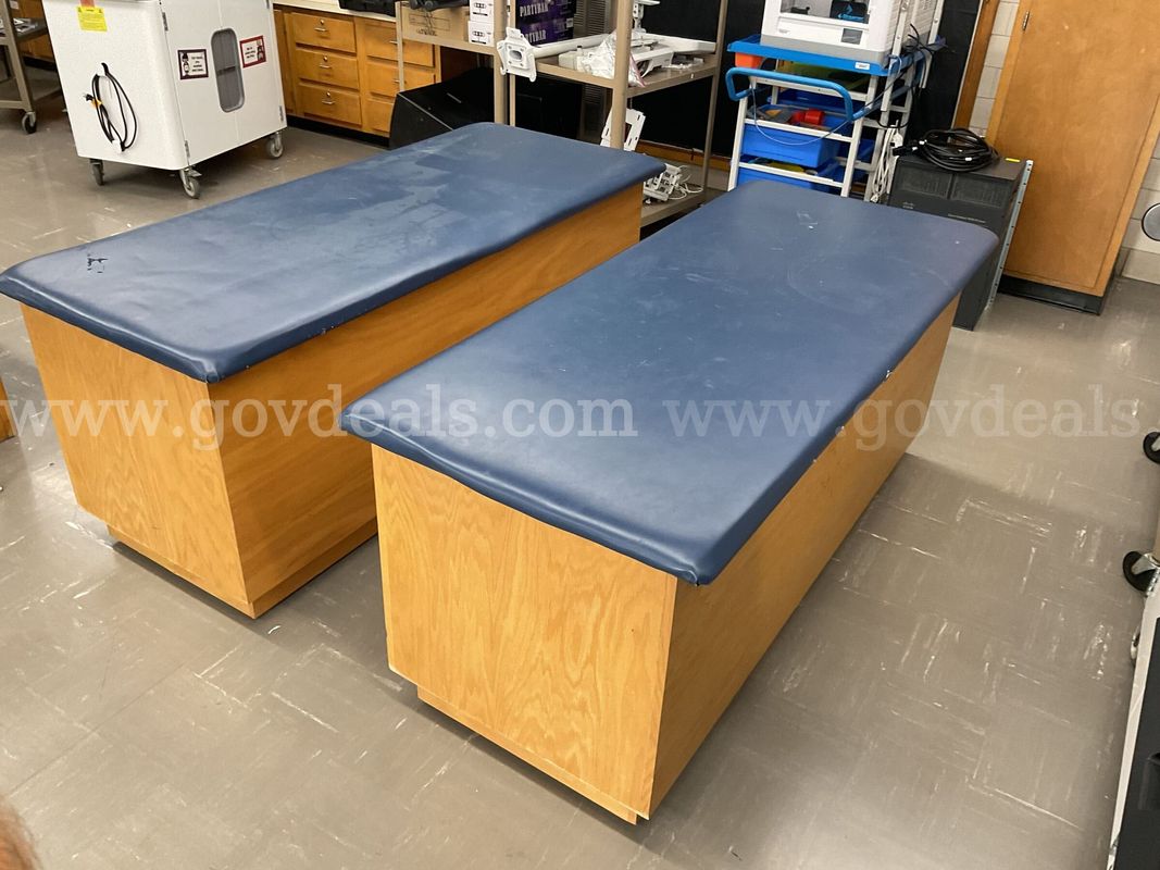 Set of 2 Trainer Tables with storage