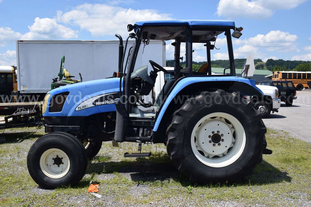 New Holland TL90A Farm Tractor