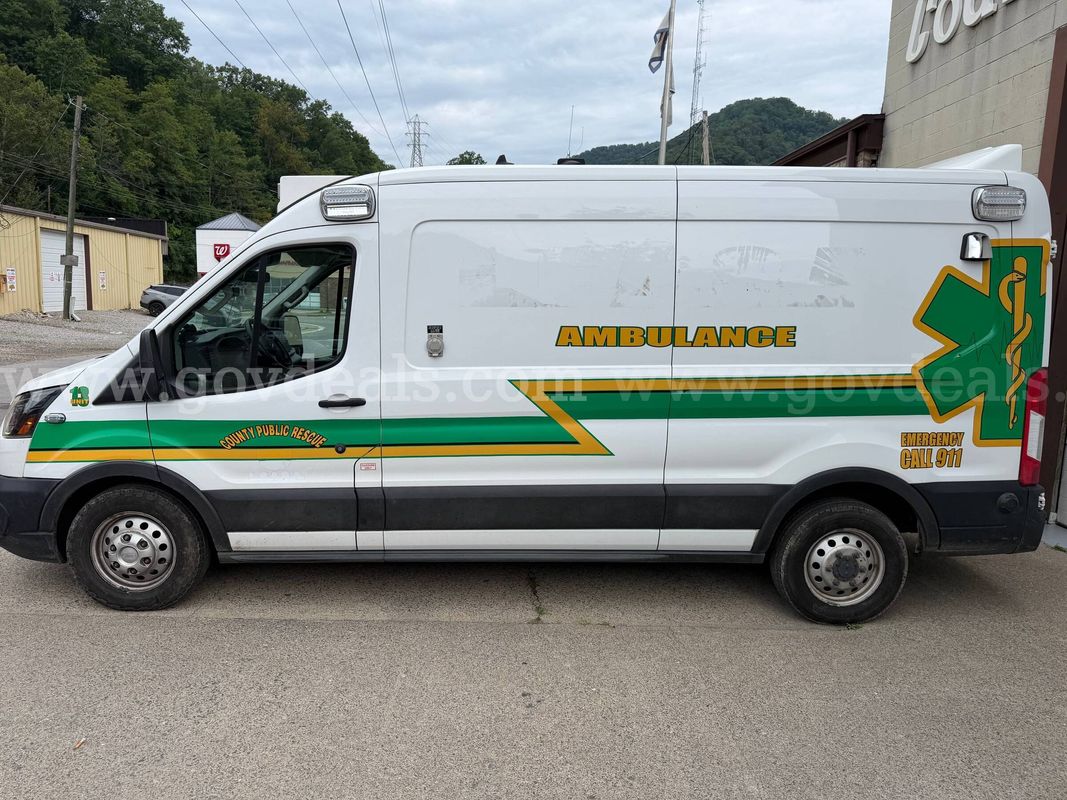 2023 Ford Transit 250 Van Med. Roof w/Sliding Pass. 148-in. WB