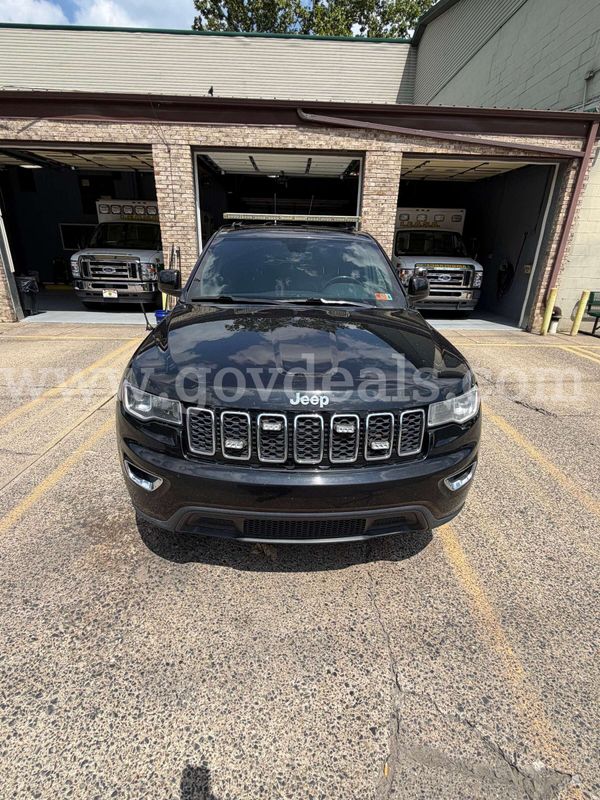 2017 Jeep Grand Cherokee Laredo 4WD