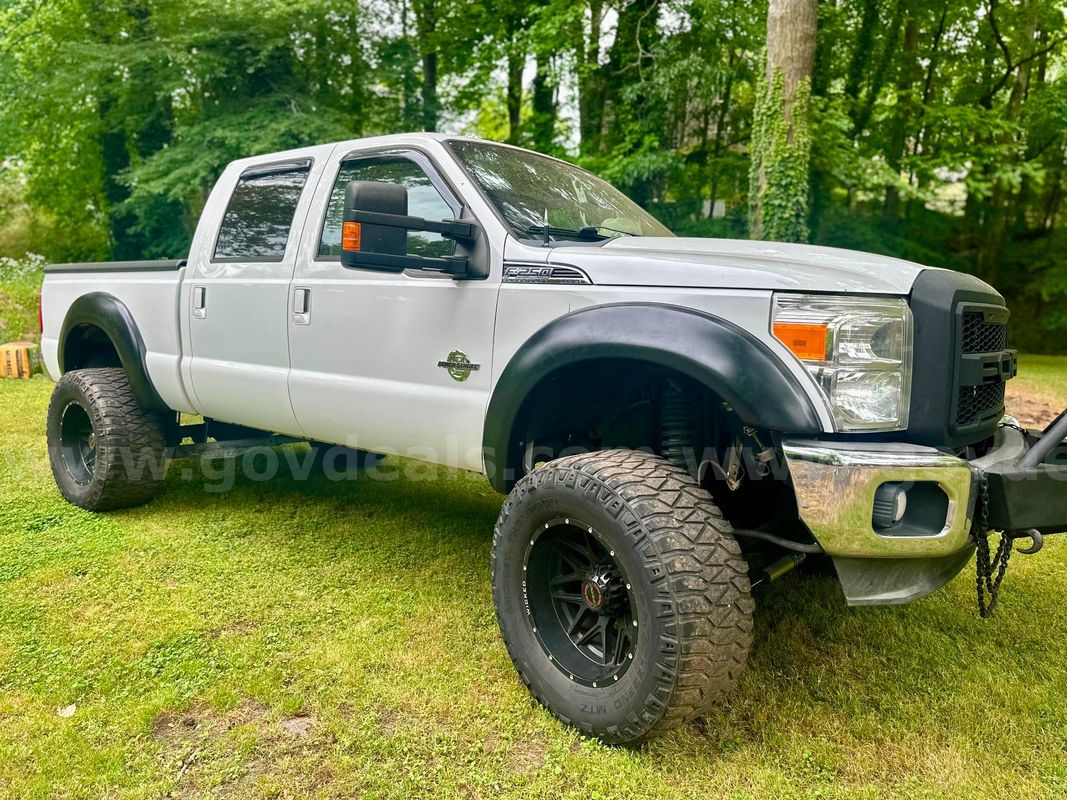 2012 Ford F-250 SD Lariat Crew Cab 4WD