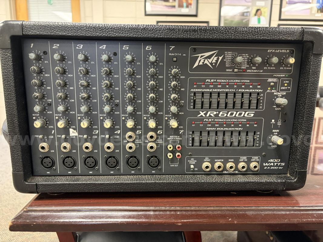 Peavey XR600G Powered PA Mixer 400W x2 6-Channel